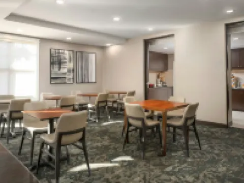 Residence Inn Springfield Chicopee チコピーのホテル