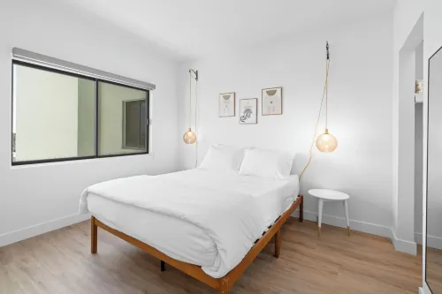 แอสทรัล เดสเสิร์ท รีทรีตส์