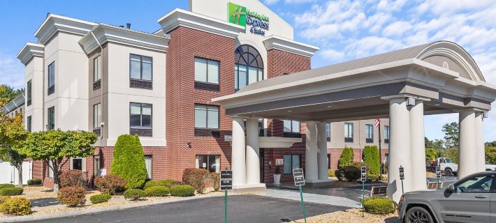 Holiday Inn Express & Suites MANCHESTER-AIRPORT by IHG Hotels in Manchester