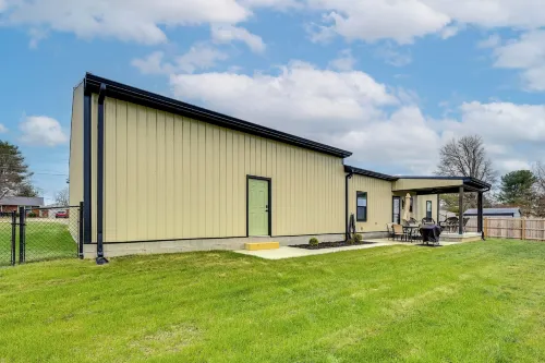 Near CU & Dtwn! Campbellsville Home w/ Game Room - 3-Sterne