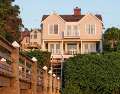 Luxury Waterfront Home with Private Dock & Hot Tub Hotels in Portsmouth