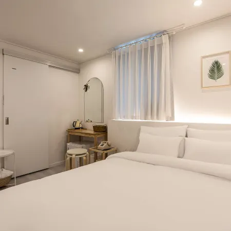Hotel Rawa Отели рядом с достопримечательностью «Торговый центр Tong-In Store»