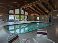 AmericInn by Wyndham St. Peter - piscina