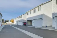 距醫院2英里：新建的愛達荷福爾斯度假屋 - 民宿