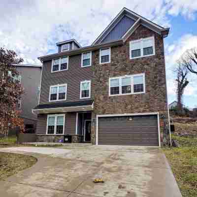 1 Mile to Quantico: 5Br Home w/ Game Room! Hotel Exterior