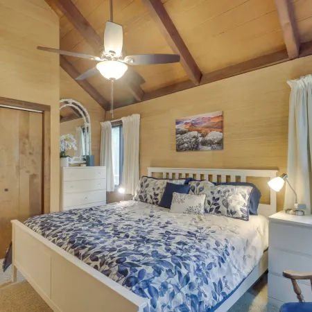 Wintergreen Home w/ Hot Tub, Deck & Mountain Views