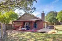 Private Pool & Hot Tub: Dog-friendly Live Oak Home - Wifi