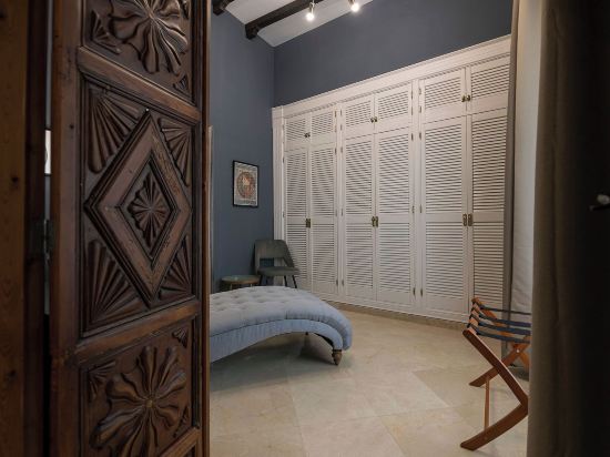 Boutique Suites