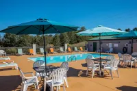 Quality Inn - Swimmingpools