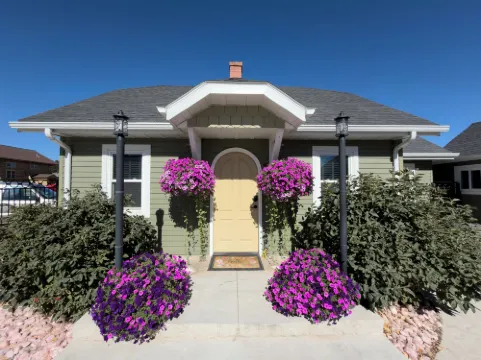 EO Bungalows – Adults Only