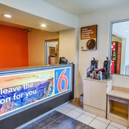 Motel 6 Huntsville, TX