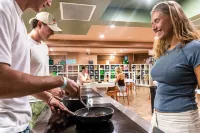 Aquarius Backpacker Resort - breakfast