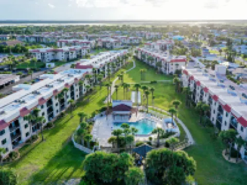 Dreamy Oasis on the Beach With Balcony, Pools, gym & Ocean View - Dog-friendly Hotels in Butler Beach