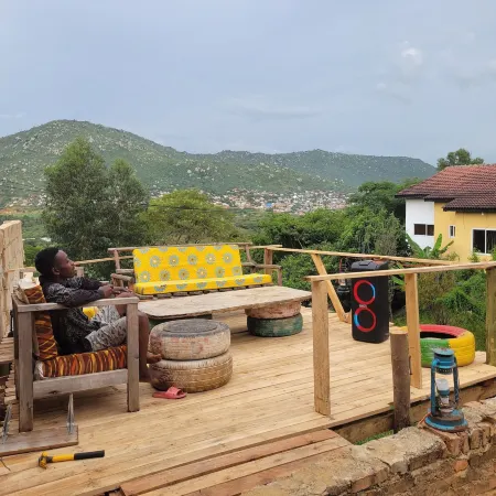SAFARI JUNCTION BACKPACKERS HOSTEL