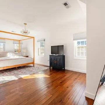 Spacious Retreat with Game Room