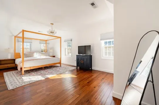 Spacious Retreat with Game Room