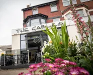 Cherish Lewis Hotel Blackpool- 2 Min to Beach- Smart Lock- Fast WiFi Hotels in 