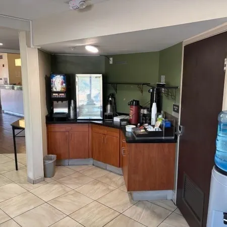 Sky Harbor Airport Inn