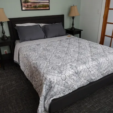 15 Min to Canal Park in Duluth! ! 3Bed 2Bath with Loft! Sleeps 8-12
