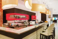 Park Inn by Radisson Sarvar Resort & Spa - バー