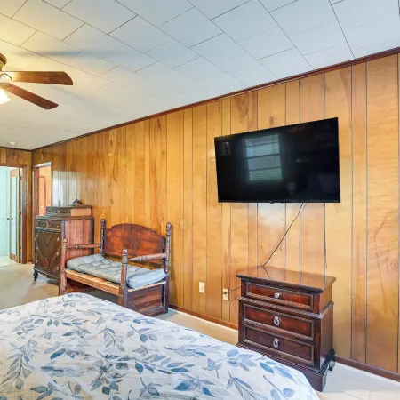 2 Mi to MSU Campus! Family Abode w/ Spacious Yard