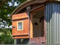 Harbour Ranch Hut - Rustic Countryside Escape Hotel a Emsworth