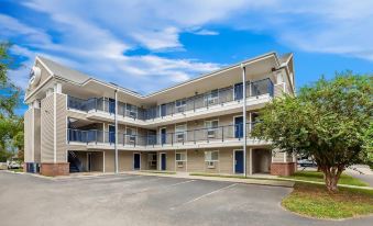 Suburban Studios Lakeland North I-4