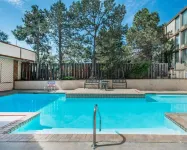 The Boulder Broker - piscine