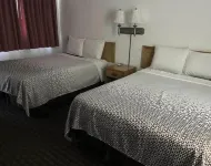 ฮอลิเดย์ โมเทล