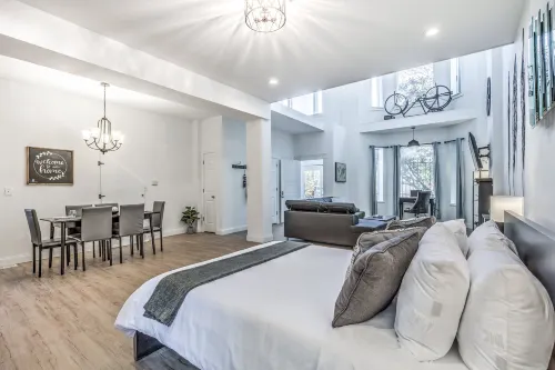 4632 First Floor Hidden Gem