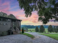 Million Dollar View with Cedar Sauna, Hot Tub and Cold Plunge Tub Hotels in Catheys Creek
