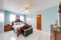 < 4 Mi to Hard Rock Stadium: Miramar Home w/ BBQ!