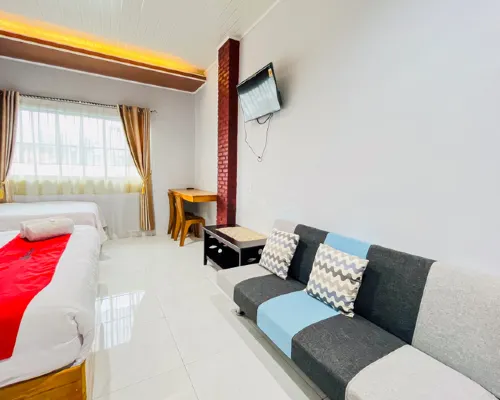RedDoorz @ Hotel Dieng Berastagi Hotels in Karo