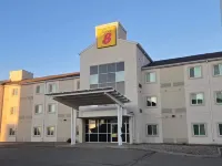 Super 8 by Wyndham Estevan โรงแรมในเอสเตวาน
