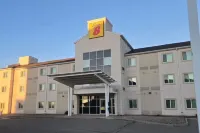 Super 8 by Wyndham Estevan