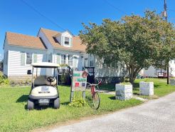 Idle Hour, a Tranquil 3 Bedroom 1.5 Bath Cottage with Dock & Golf Cart Rental