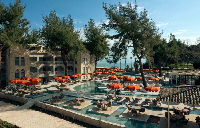 Zeus Eleva Kassandra Lagoon