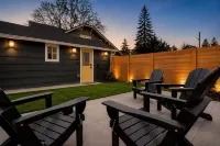 Beautiful and Cozy Home in Snoqualmie, Walk to Restaurants, the Falls, & Shops