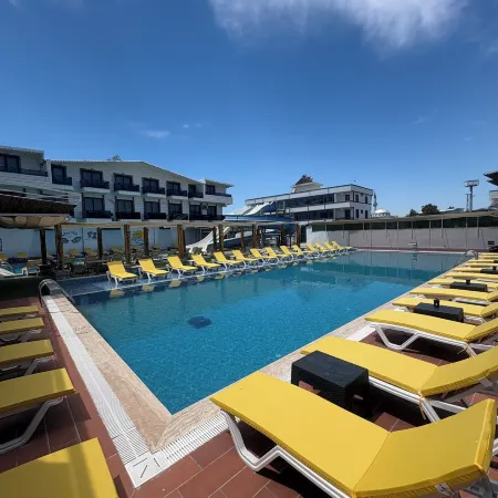 Atas Aqua  Otel Avsa