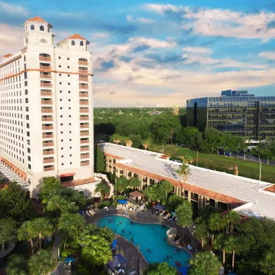 DoubleTree by Hilton Orlando Theme Park Resort Hotels near Pointe Orlando