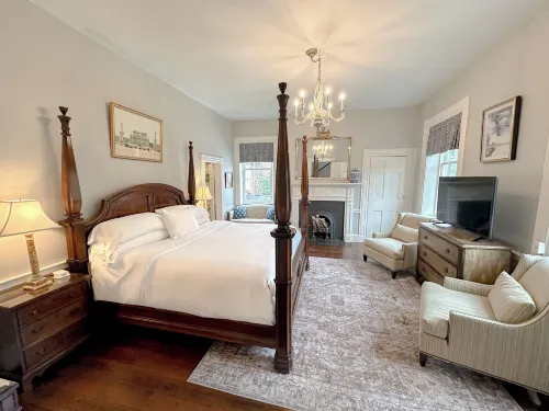 Dinsmore Boutique Inn - 4-Star