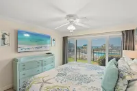 Miramar Beach Retreat - Beachfront and Poolside - Ocean View