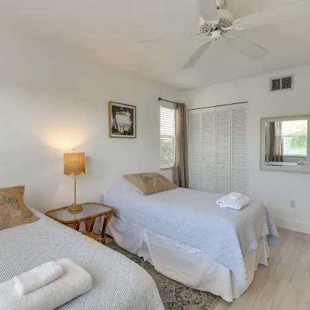 Covered Deck & Bay Views: Bradenton Beach Abode!