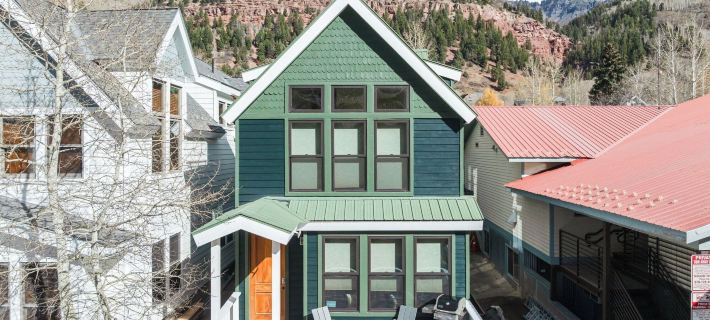 Pacific Street Townhome 514B by AvantStay Hotels in Telluride