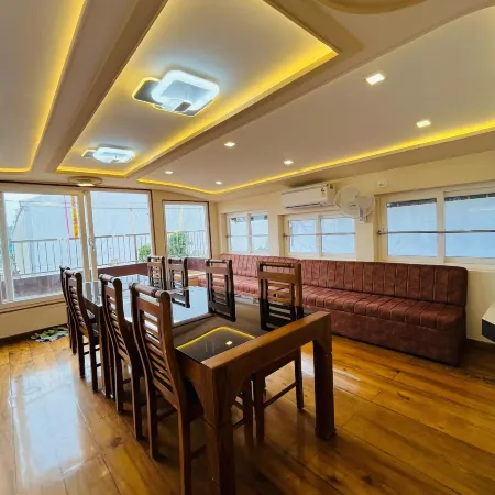 Sreekrishna Houseboats