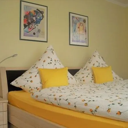 Ferienwohnung Haus Kotthoff Hoteles en Valwig