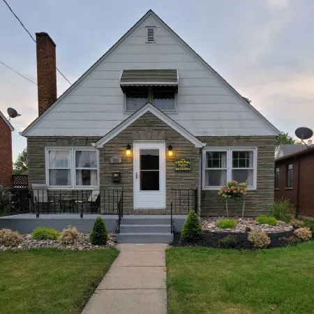 The Little Italy of Niagara Falls Bed & Breakfast