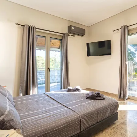 Kalamata Garden Haven - Escape Amidst Greenery