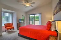 Palm Springs Retreat w/ Pool Access, Near Downtown - appartements de vacances