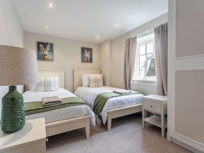 NEW Cosy Stone Cottage With Free Parking Wifi